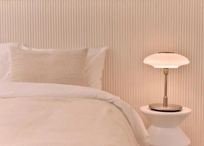 Hongdae Station ,10 Minutes On Foot,cozy House With Artistic Sensibility * Seul